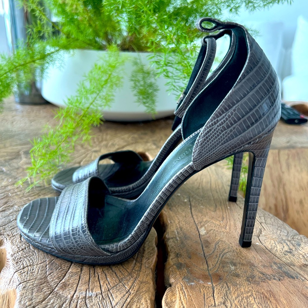 Beautiful comfortable Saint Laurent heels